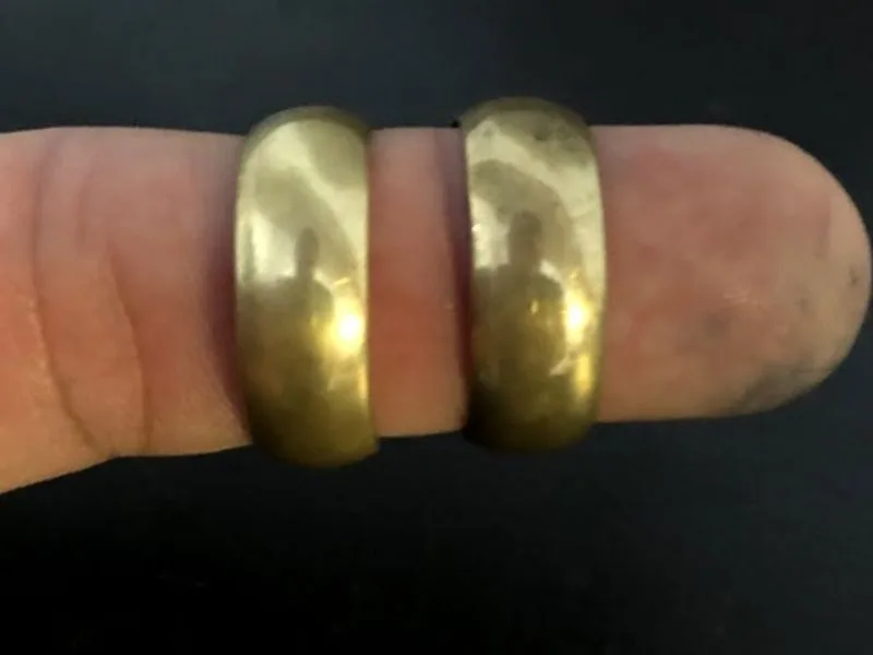 aliança de ouro escurece como limpar